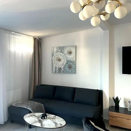 Brand New With Self Check In - Spital Fundeni -dragonul Rosu *