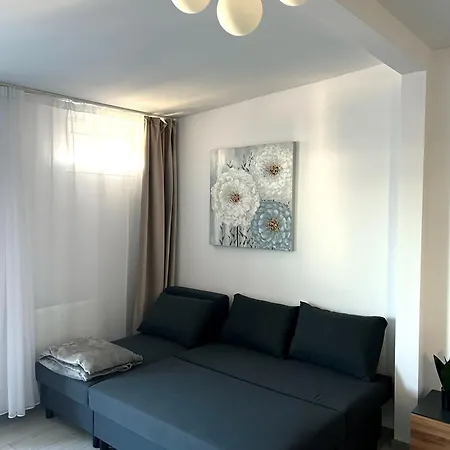 Апартаменти Brand New With Self Check In - Spital Fundeni -dragonul Rosu *