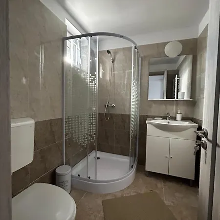 דירה Brand New With Self Check In - Spital Fundeni -dragonul Rosu